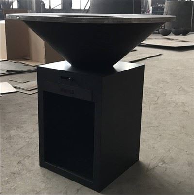 ファイヤーピット付きの屋外キッチン