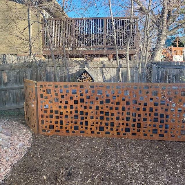Garden Wall-mounted Metal Screen Fence suppliers