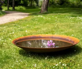 錆びたコールテンウォーターボウル